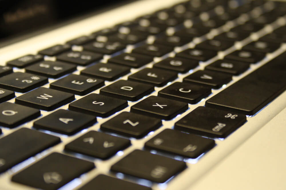 Foto de teclado para feria laboral online de puente alto