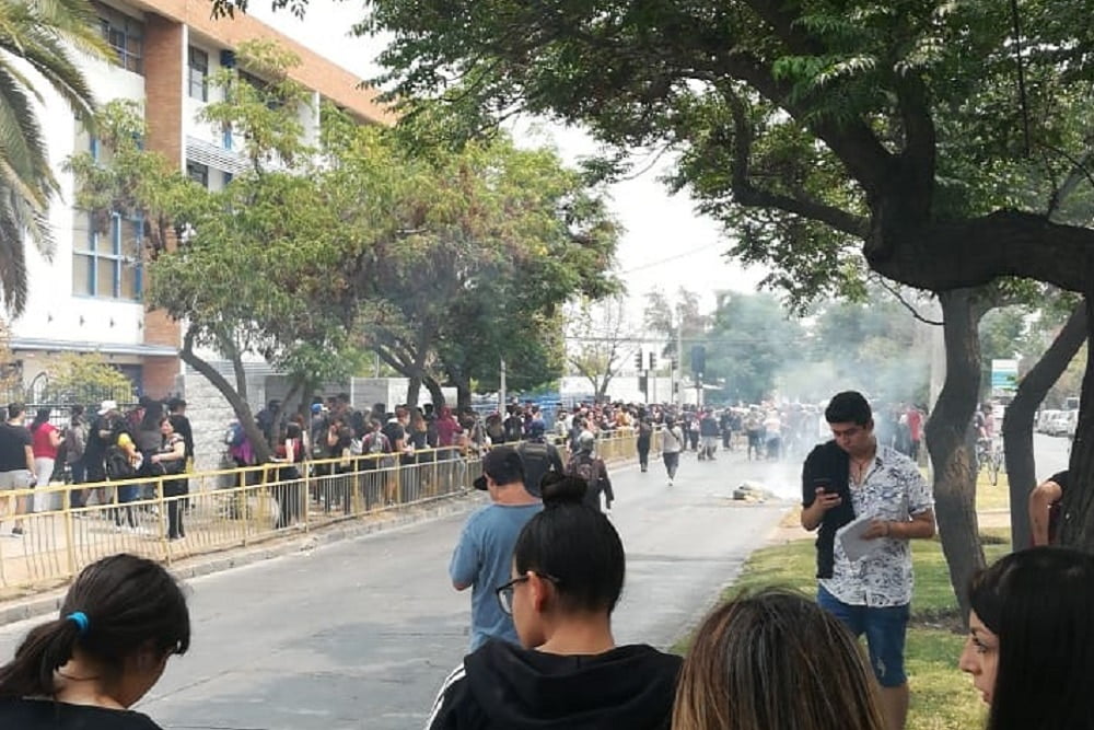 Liceos en toma puente alto
