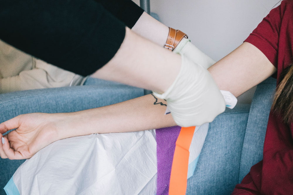 Foto de persona donando sangre - Puente Alto