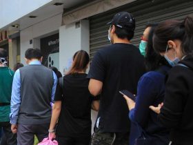 Foto de personas en la calle