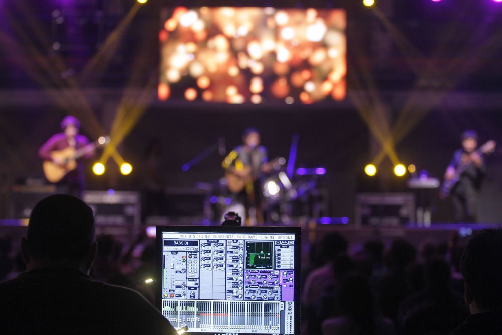 Foto de concierto de rock, ministerio de las culturas para somos puente alto