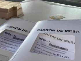 Foto de padrón electoral de mesa en elecciones de Puente Alto