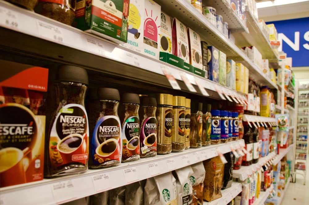 Foto de góndola de supermercado