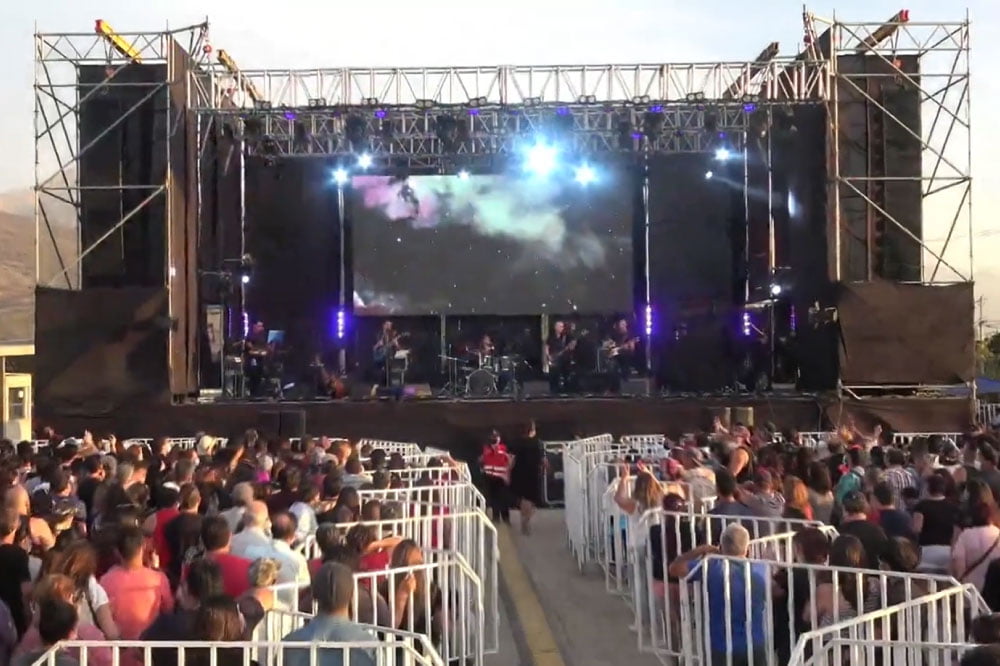 Foto de personas en festival de Puente Alto