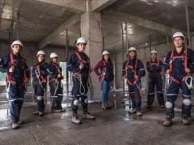Foto de mujeres en obra de construcción