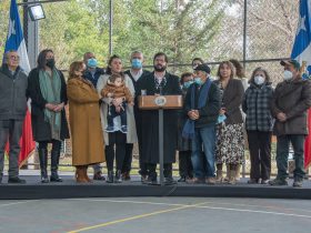 Foto de presidente boric y autoridades en ceremonia de Pirque