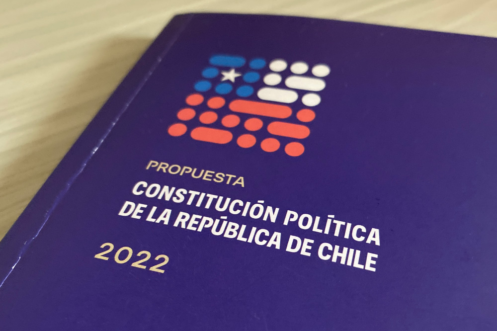 Foto de portada de la propuesta de nueva constitución